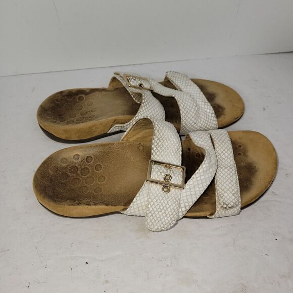 Vionic Sandals Womens Sz 9.5 White Shoes Beach River Pool Outdoors Buckle Strap - Picture 2 of 12